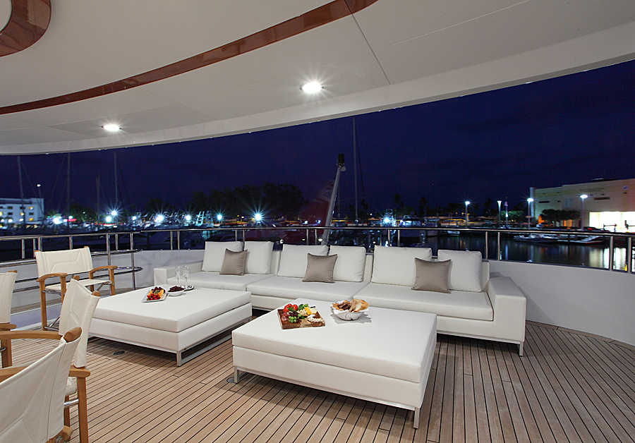 MAIN_DECK_SEATING