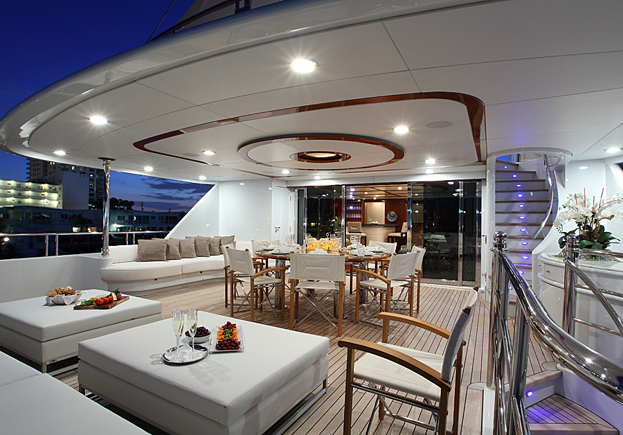 SKY_LOUNGE_DECK